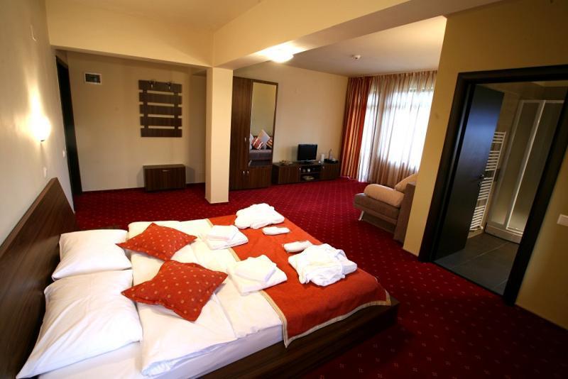 Maya House Hotel เปรดัล ภายนอก รูปภาพ