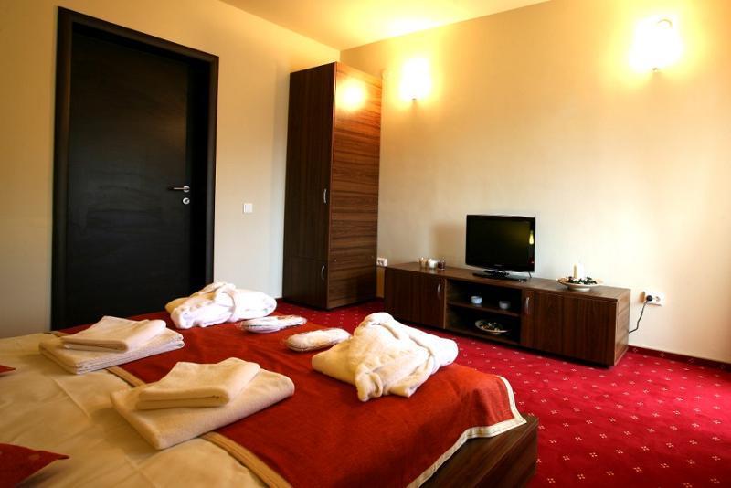 Maya House Hotel เปรดัล ภายนอก รูปภาพ