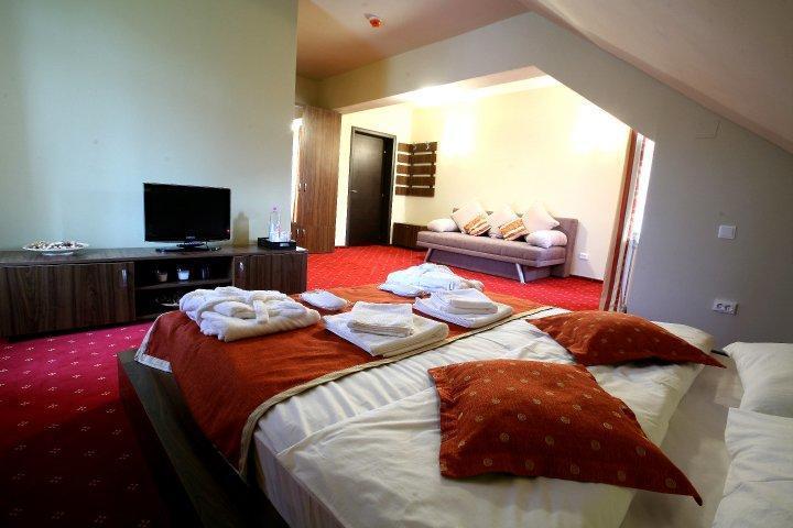 Maya House Hotel เปรดัล ภายนอก รูปภาพ
