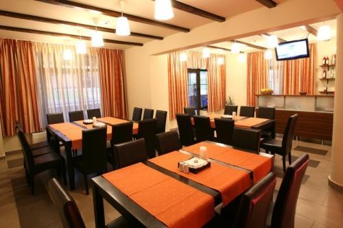 Maya House Hotel เปรดัล ภายนอก รูปภาพ